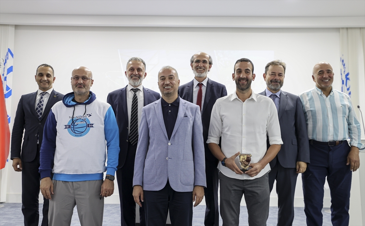 Ankara’da düzenlenecek Tek Pota Lise 3×3 Basketbol Turnuvası’nın tanıtımı yapıldı